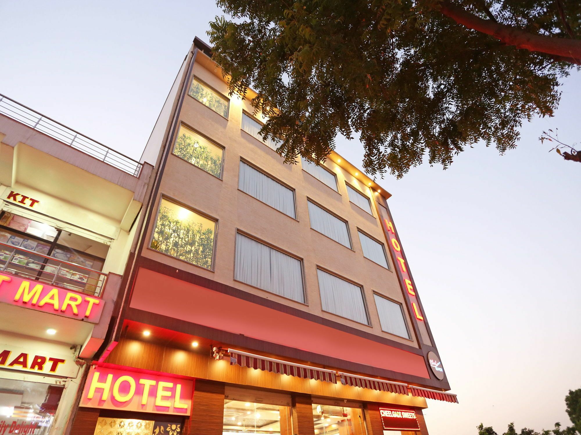 Oyo 9753 Hotel Cheelgadi Divisione di Divisione di Jaipur Esterno foto